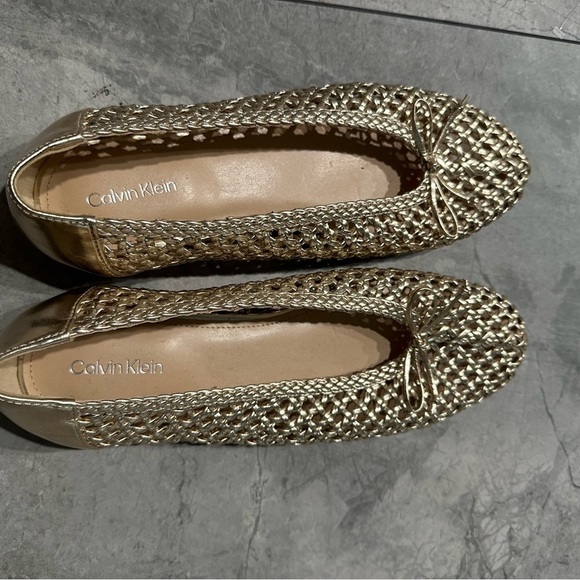 Calvin Klein Zatoria Gold Woven Loafers - Picture 2 of 5